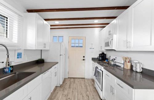 Evans Churchill Apartment | Charming House & Cottage in Downtown Phoenix