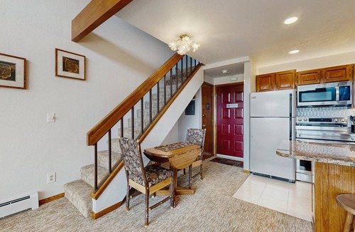 Wildernest Condo | Charming Mountain View Condo with WiFi, Fireplace