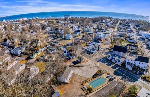 Old Orchard Beach Cottage | Charming Rustic Cottage