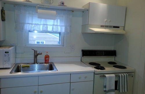 Tillamook Apartment | Charming studio: Walk to downtown & hospital. Short drive to beaches & hikes