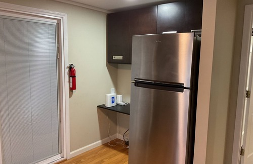 Airport Township Apartment | Charming studio with AC and WiFi in lovely Saint Ann