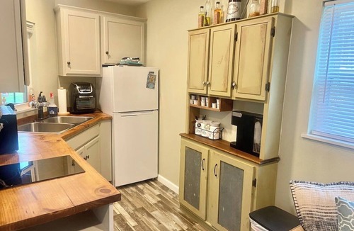 Unaka Cottage | Charming tiny house in the mountains on a goat farm in Murphy, NC