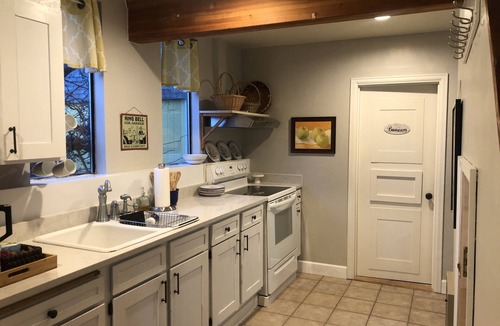 South Colby Cottage | Charming Vashon Island Cottage - Just 3 minutes from the ferry.