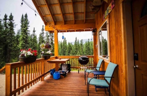 Fairbanks North Star Borough Cabin | Chena Hot Springs Off Grid Cabin