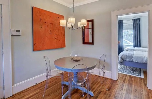 Dilworth House | Chic Comfortable 2BR with Porch near Dilworth