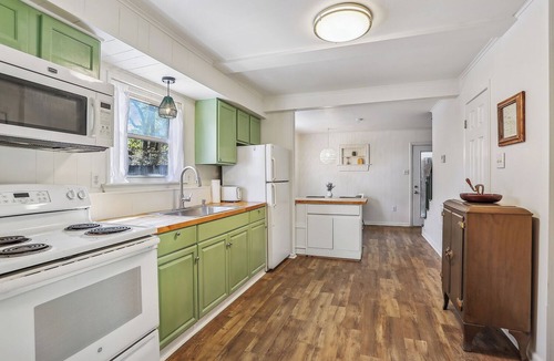 Covington House | Chic Converted Barn w/2 BR & 2.5 BA in Covington, LA