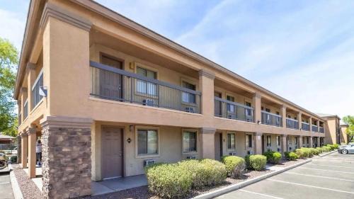 Tolleson Apartment | Chic Studio Retreat in Tolleson for 2 Guests