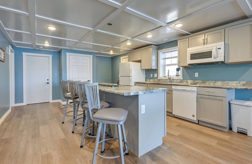 Lake Wissota Cottage | Chippewa Falls Getaway w/Community Lake Access!