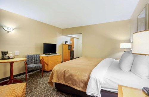 National Gardens Hotel | Clarion Inn Ormond Beach at Destination Daytona