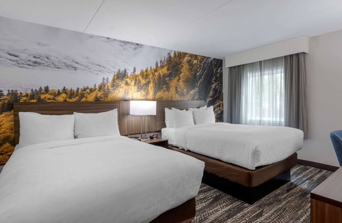 Charlottesville Hotel | Clarion Pointe Charlottesville