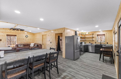 Lancaster Cabin | Clear Creek Valley Cabins- Deer View