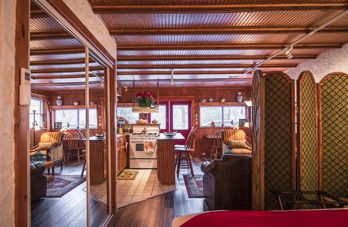 Eureka Springs Historic District Bed & Breakfast | Cliff Cottage Inn - Downtown Bed & Breakfast