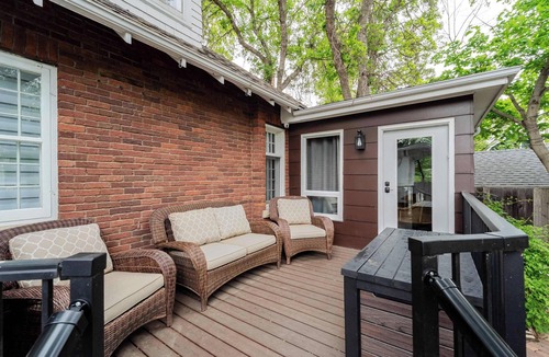 Moose Jaw House | Clifton House - Spacious 5 Bedroom Character Home
