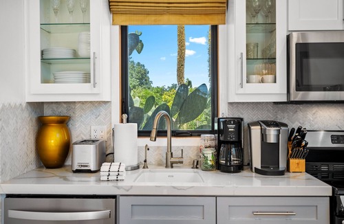 Paso Robles House | Cocavin Carriage House-Gorgeous Getaway for Two