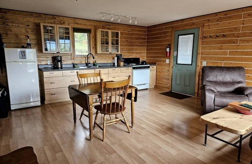 McCarthy Cabin | Comfortable Log Cabin with Stunning Views and a Private Deck in McCarthy, Alaska