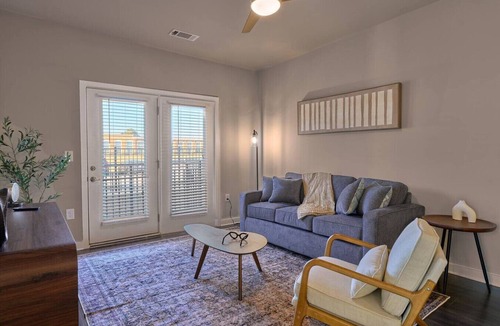 Clayton Apartment | Comfy 2BD Abode Mins from DT Clayton | Pool | Gym