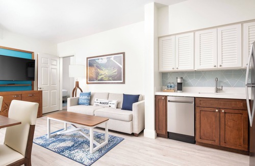 Park Shore Hotel | Compass by Margaritaville Hotel Naples