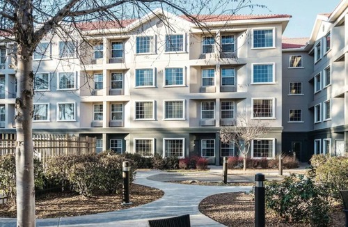 Woodlands Village House | Convenient Stay, Superb Location! 3 Pet-Friendly Units, Free Breakfast
