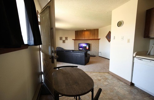 Casper Apartment | Conveniently located, 2 bedroom condo in Central Casper.