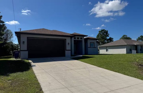 Westminister House | Cool 3-bedroom house with AC in the Sunshine State