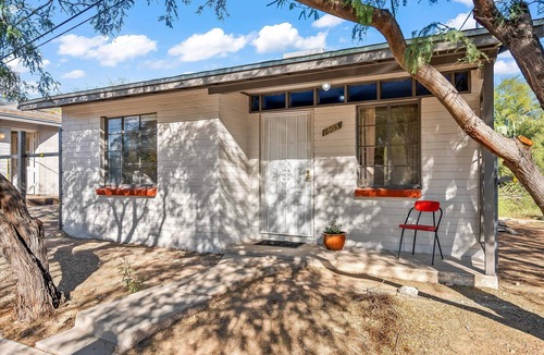 Samos Cottage | Copper Cottage, Historic Tucson Stay Near UofA