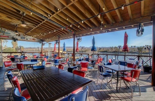 Laughlin House | Courtyard 2 Queen Beds at Golden Nugget Laughlin! Outdoor Pool!