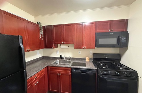 Maple Shade Apartment | Cozy 1-bedroom apartment in charming Maple Shade with AC