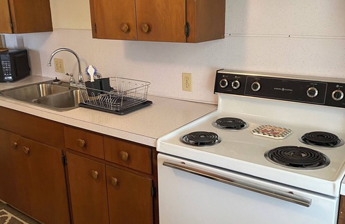 Marshall Apartment | Cozy apartment in downtown Marshall, Arkansas! Family friendly with easy access.