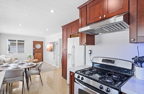 Seal Beach Bed & Breakfast | Cozy Beach Home Steps to Sand