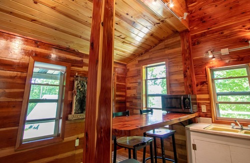 Parthenon Cabin | Cozy Cedar | Jasper Cabin Rentals | Buffalo River