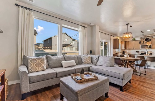 Eagle Villa | Cozy & Charming Home in Eagle Id