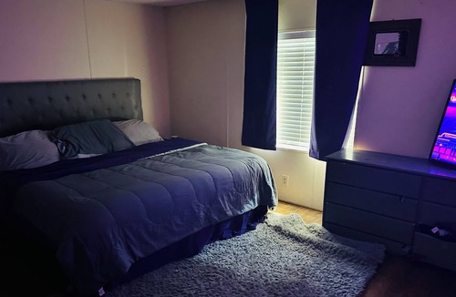 Valencia Cottage | Cozy cottage located minutes from LA.