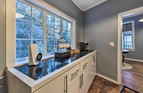 Eureka Springs Historic District Cottage | Cozy Eureka Springs Cottage, Walk to Dtwn!
