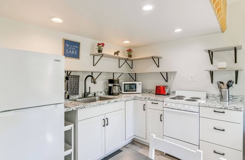 Houston Apartment | Cozy Houston Getaway w/Fire Pit & Lake Access!