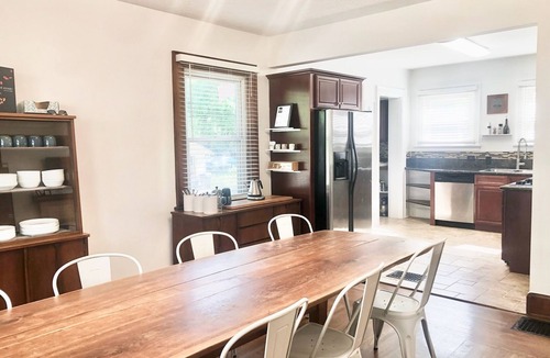 Silverton House | Cozy Retreat @ The Sweet Iris