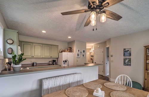 Seven Devils Condo | Cozy Seven Devils Condo w/ Patio: Hike & Explore!