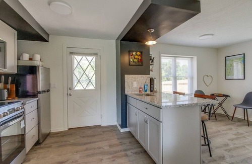 Springfield Apartment | Creekside East: Private Hot Tub, Quiet Retreat