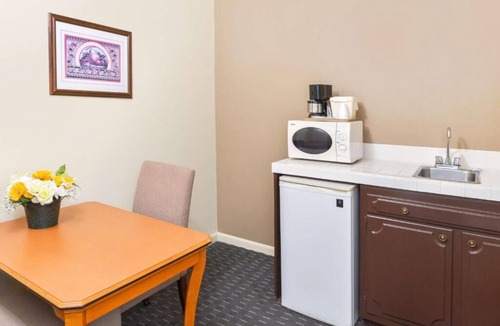 Solvang Hotel | Danish Experience in Solvang! Pool, Quick Drive to Sunny Fields Park