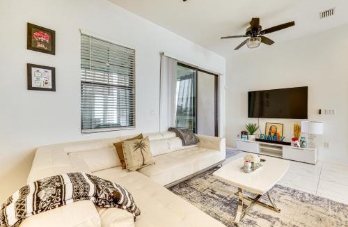 Sunshine House | Day Trip to Fort Myers Beach: Pet-Friendly Home!
