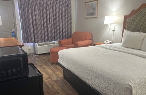 Jacksonville Hotel | Days Inn by Wyndham Jacksonville