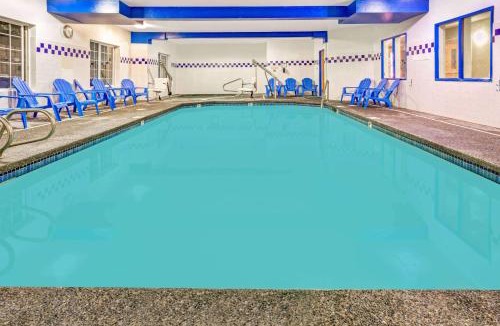 Gresham Hotel | Days Inn & Suites by Wyndham Gresham