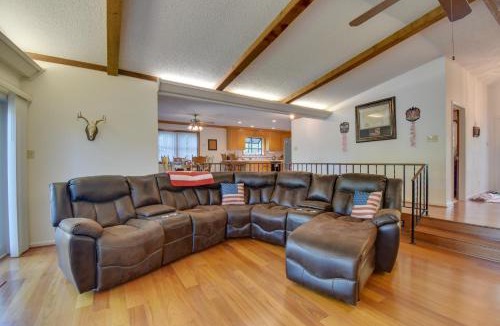 Jones Mills House | Deck, Dock & Resort Amenities: Home in Hot Springs