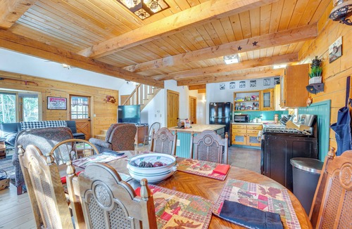 Black Hawk Cottage | Deck, Fire Pit & Grill: Log Cabin in Black Hawk