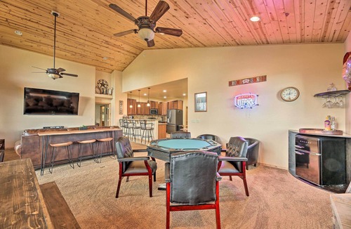 Sierra Pines Cottage | Deck & Views: Dog-friendly Cabin in Show Low!