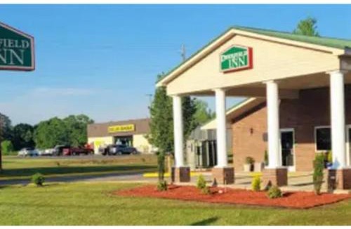 Steele Hotel | Deerfield Inn & Suites Steele Near Blytheville I-55