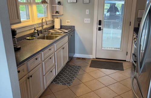 Delavan Lake House | Delavan Lakefront Escape with Hot Tub