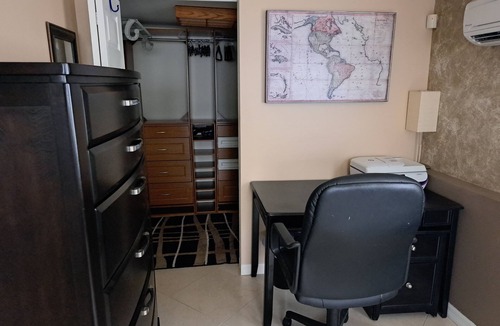 Naples Cottage | Delightful 1-bedroom cottage with AC in charming Naples