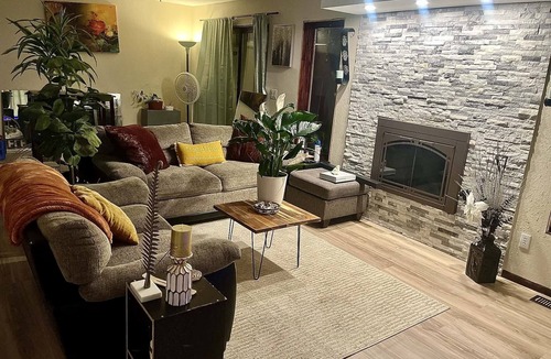 Turnagain Condo | Delightful 2-bedroom condo close to airport in Anchorage