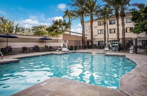 Chandler Apartment | Desert Botanical Garden Tour! Pool, Jacuzzi, Sun Terrace! Pets are Welcome too