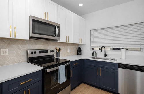 North Scottsdale Apartment | Desert Escape 2 Bedroom w Pool, Gym & Pickleball